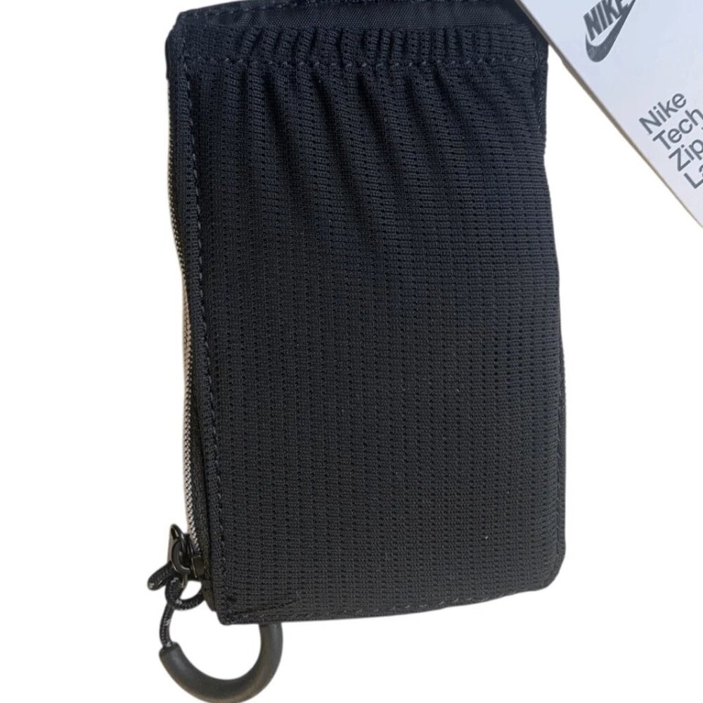 BNWT NIKE TECH STATEMENT ZIP WALLET LANYARD BLACK CARD HOLDER - Picture 11 of 14